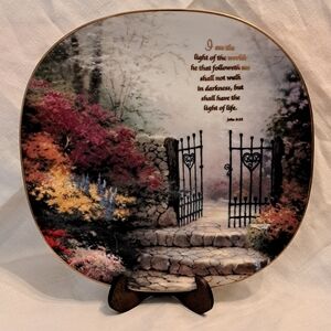 Vintage " I Am The Light Of The World" decorative Collectore Plate 1994